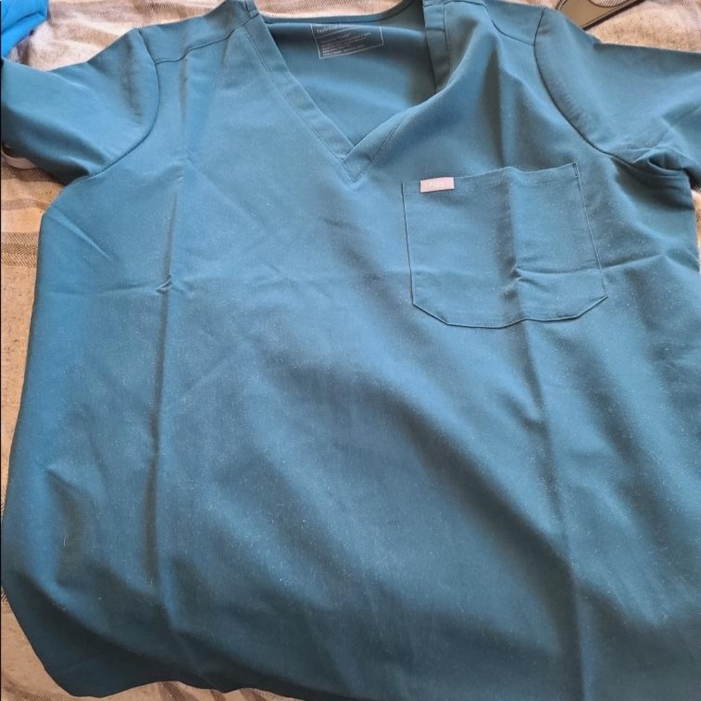 Carribean blue Figs scrub top